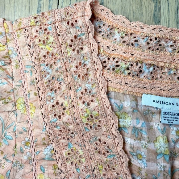 American Eagle Women’s Peplum Floral Top Size X-Small - Picture 5 of 13